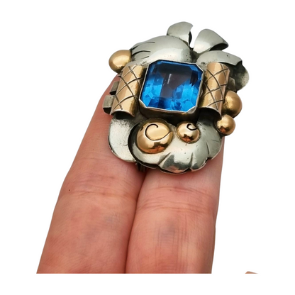 Broche Art Déco  Catalán en plata con vistas de oro y simil aguamarina, circa 1930-1940