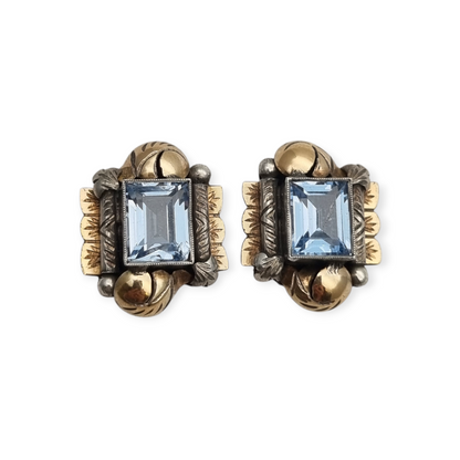 Pendientes Art Déco catalán de plata con vistas de oro y piedra azul circa 1930.