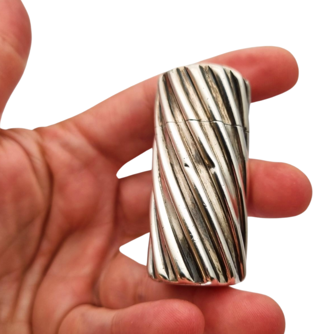 Victorian perfume bottle in silver by S.M Sampson Mordan London 1882, Tonnel Paris