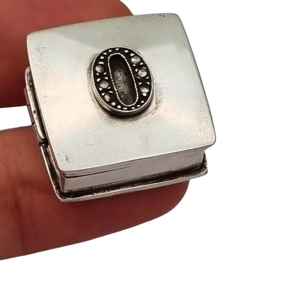925 silver pill box with letter O decorated with marcasites, circa 1980