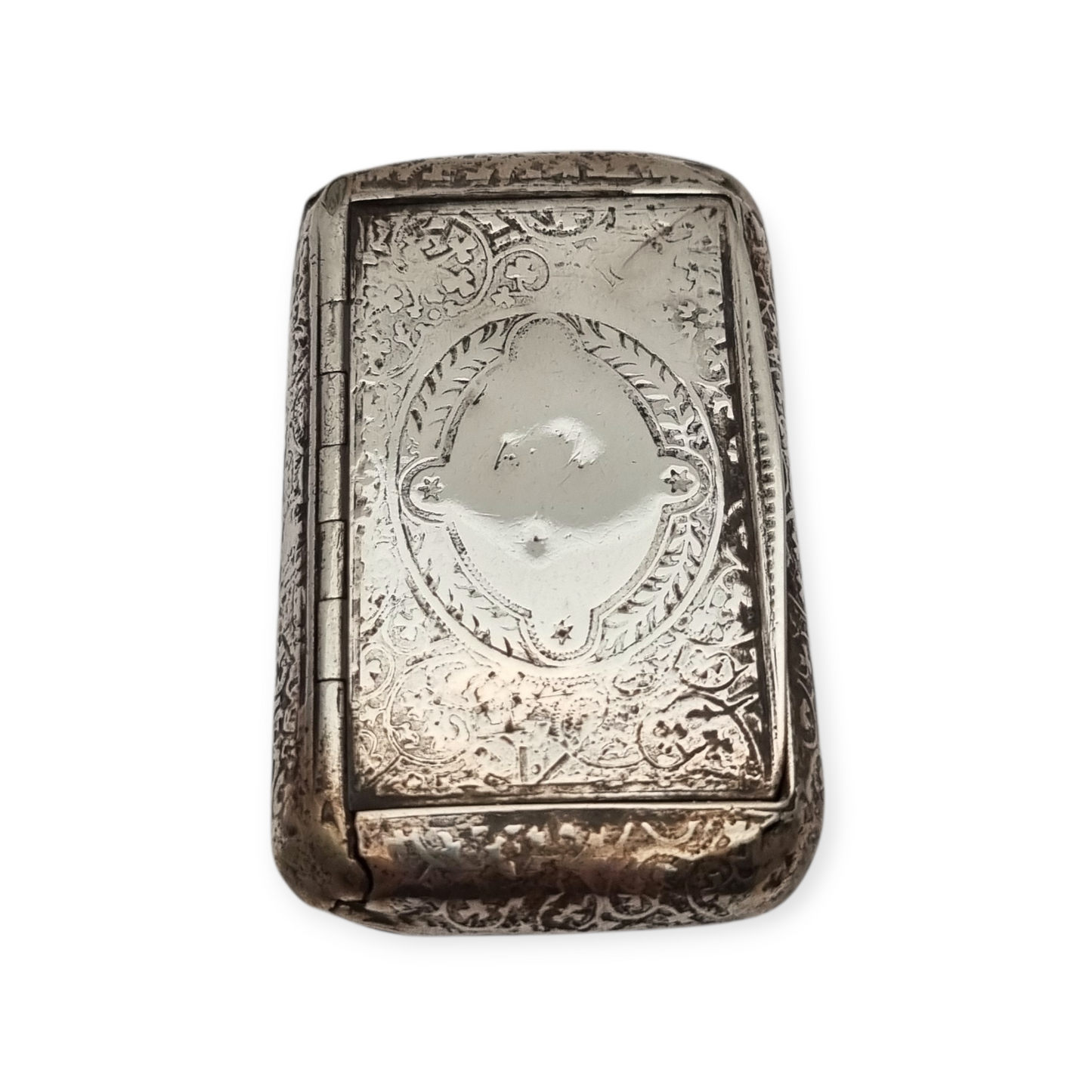 Caja de rapé antigua de plata francesa con decoración grabada, circa 1900
