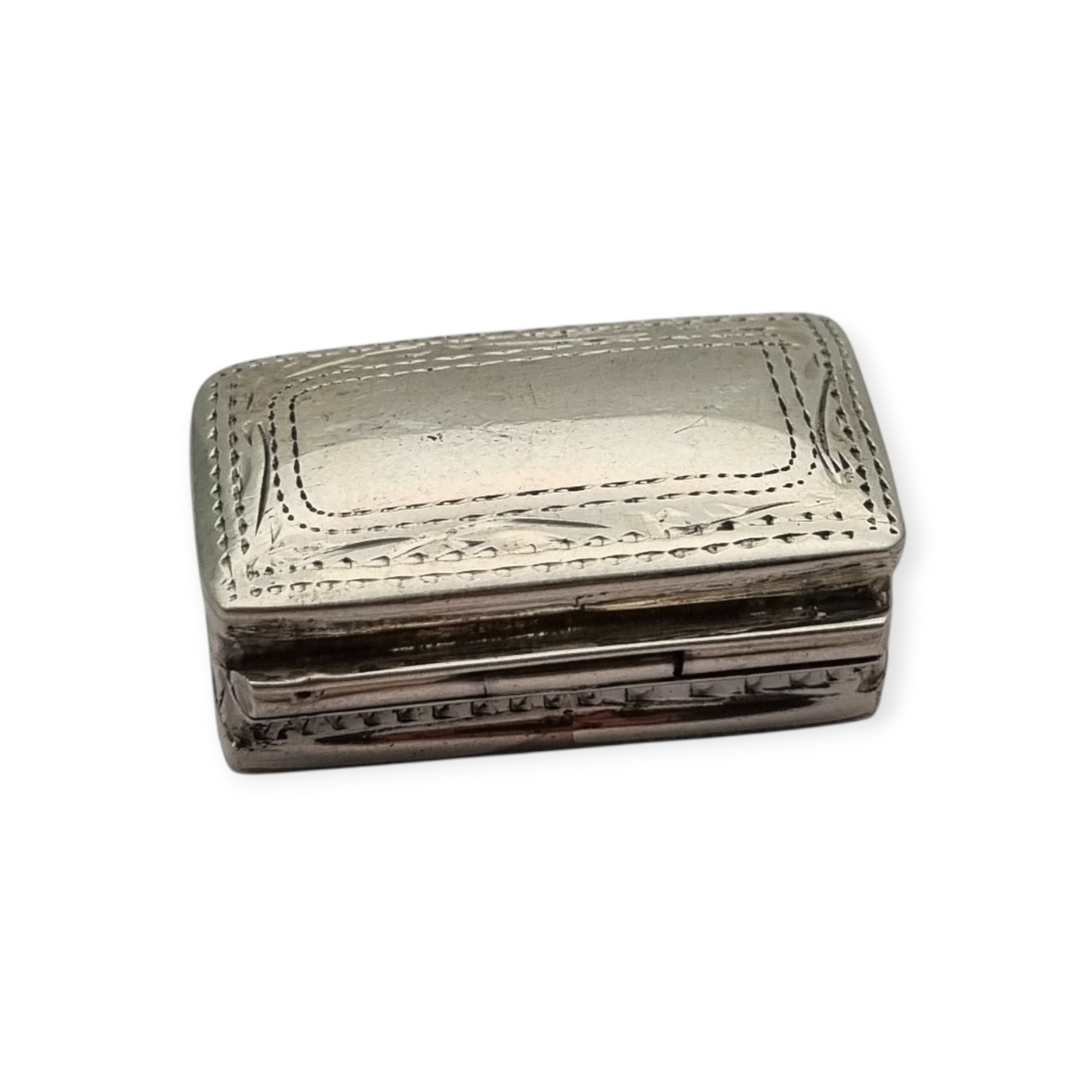 Caja pequeña rectangular de plata 925 con grabado geométrico, Italia circa 1990