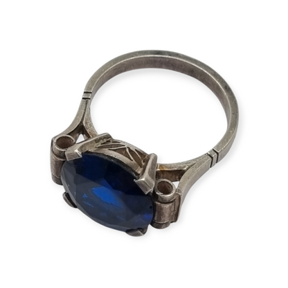 French Art Deco silver ring with faceted blue glass, circa 1940-50