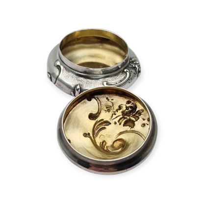 Art Nouveau pill box, 950 silver, Cardeilhac Paris, Minerva 1 hallmark, Circa 1890-1910
