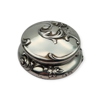 Art Nouveau pill box, 950 silver, Cardeilhac Paris, Minerva 1 hallmark, Circa 1890-1910