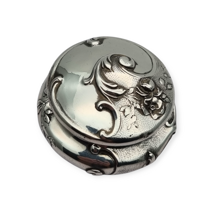 Art Nouveau pill box, 950 silver, Cardeilhac Paris, Minerva 1 hallmark, Circa 1890-1910