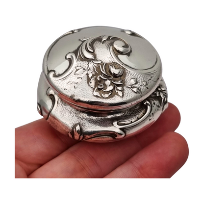 Art Nouveau pill box, 950 silver, Cardeilhac Paris, Minerva 1 hallmark, Circa 1890-1910