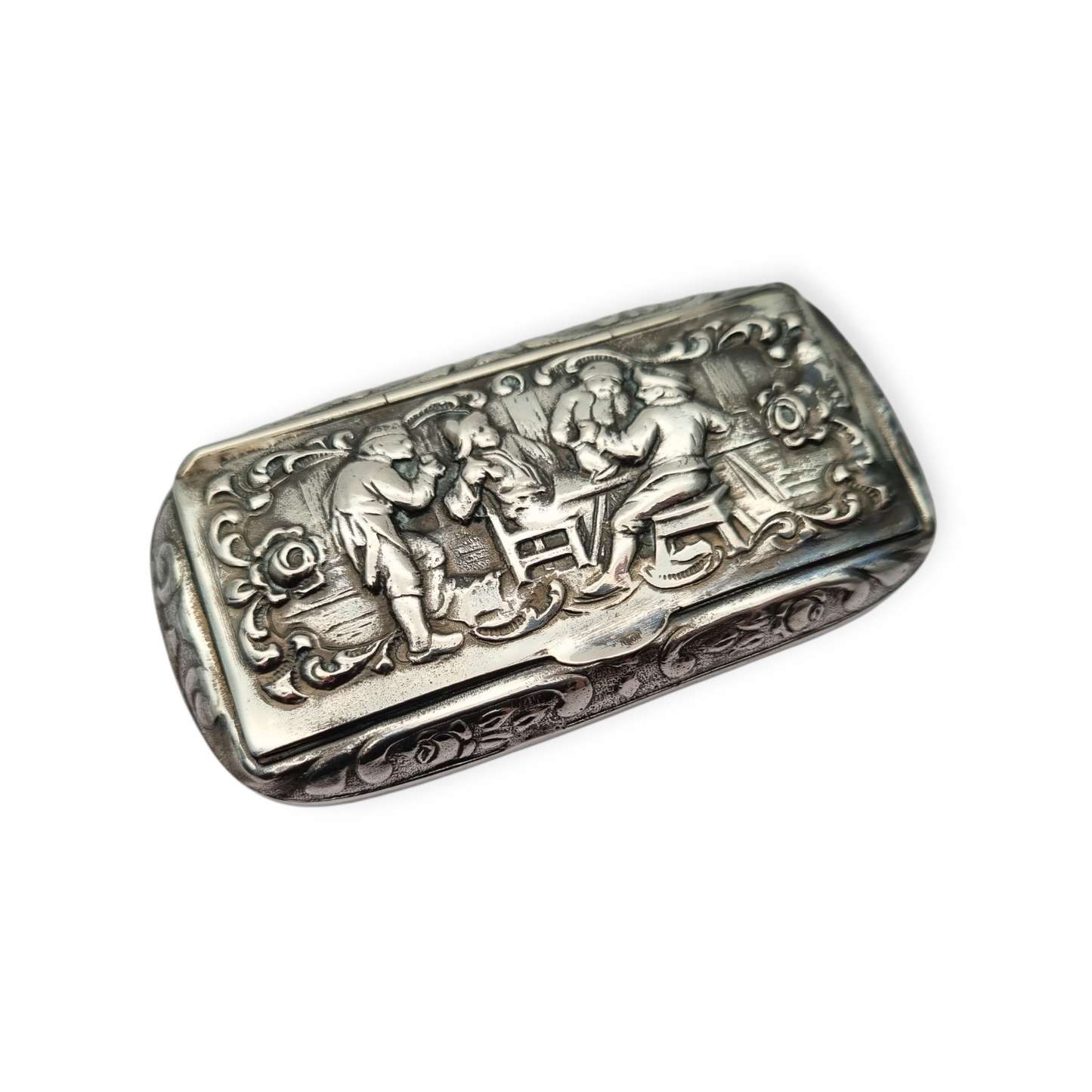 Caja de rapé antigua en Plata 800 con grabado costumbrista de taberna, siglo XX