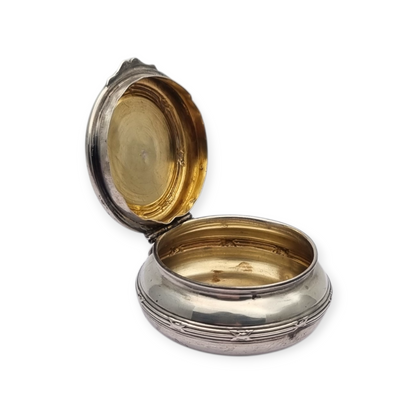 Caja eduardiana antigua redonda de plata para chatelaine circa 1915