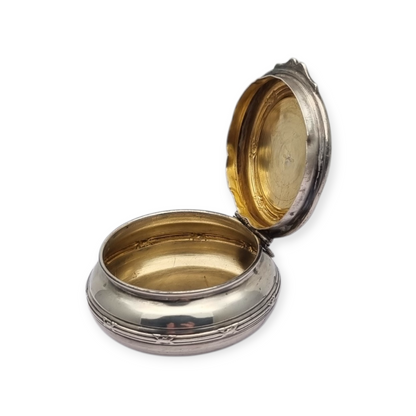 Caja eduardiana antigua redonda de plata para chatelaine circa 1915