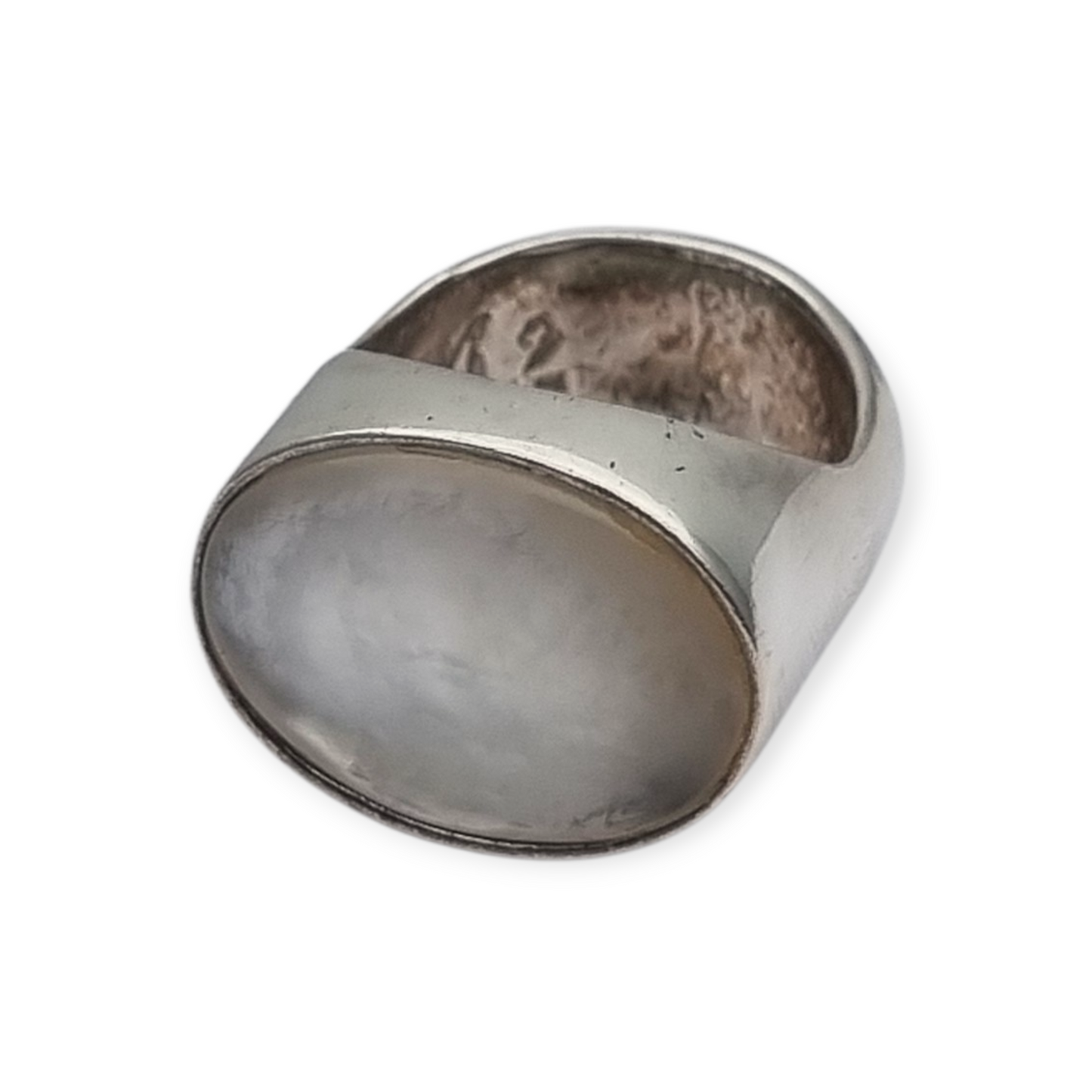Boho style designer ring in silver and mother-of-pearl signed Athena, Europe 90s