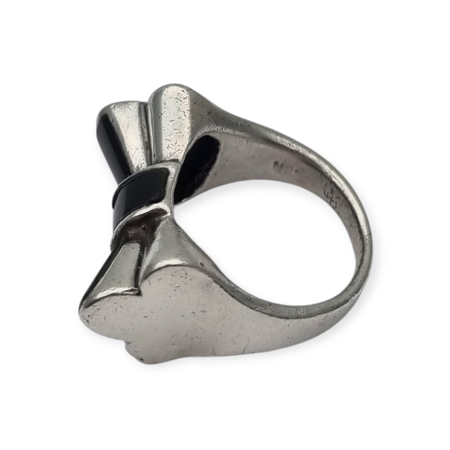 French Art Deco silver and onyx ribbon design ring signed AP Circa 1940