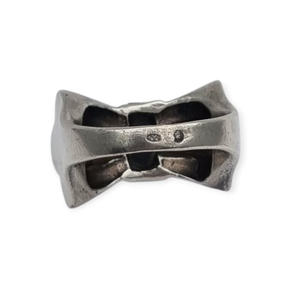 French Art Deco silver and onyx ribbon design ring signed AP Circa 1940