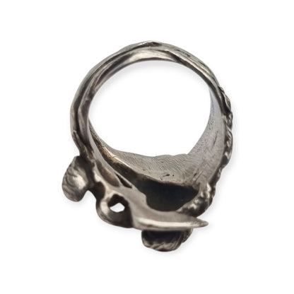 Mythological Leda and the Swan ring in 800 Italian silver, 20th century Art Nouveau sculptural style