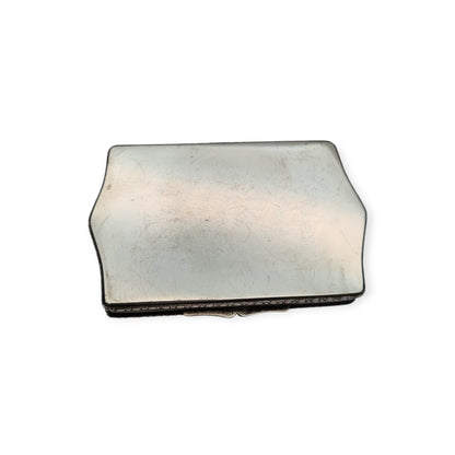 Caja rectangular Art Nouveau en plata 800, Europa, circa 1910, decoración floral grabada y monograma central