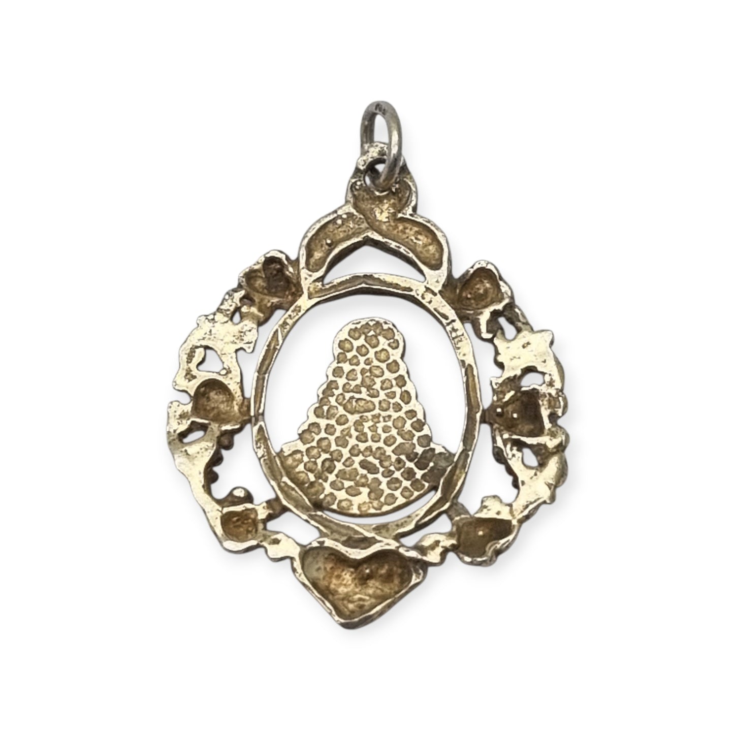 Colgante religioso de la Virgen del Rocío en plata de ley, diseño calado con corazones