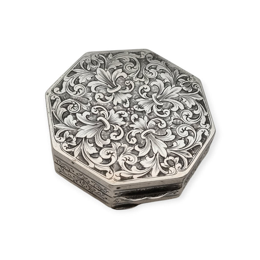 Caja floral hexagonal estilo revival barroco de plata 800, Italia circa 1930