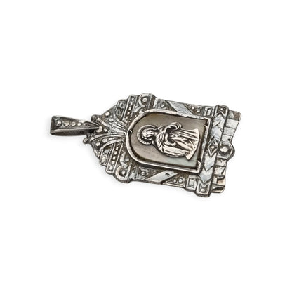 Art Deco religious medal in silver relief and mother-of-pearl circa 1940