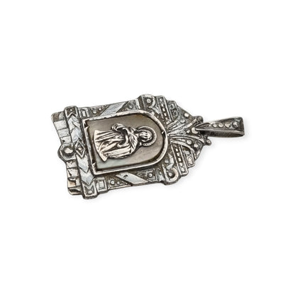 Art Deco religious medal in silver relief and mother-of-pearl circa 1940