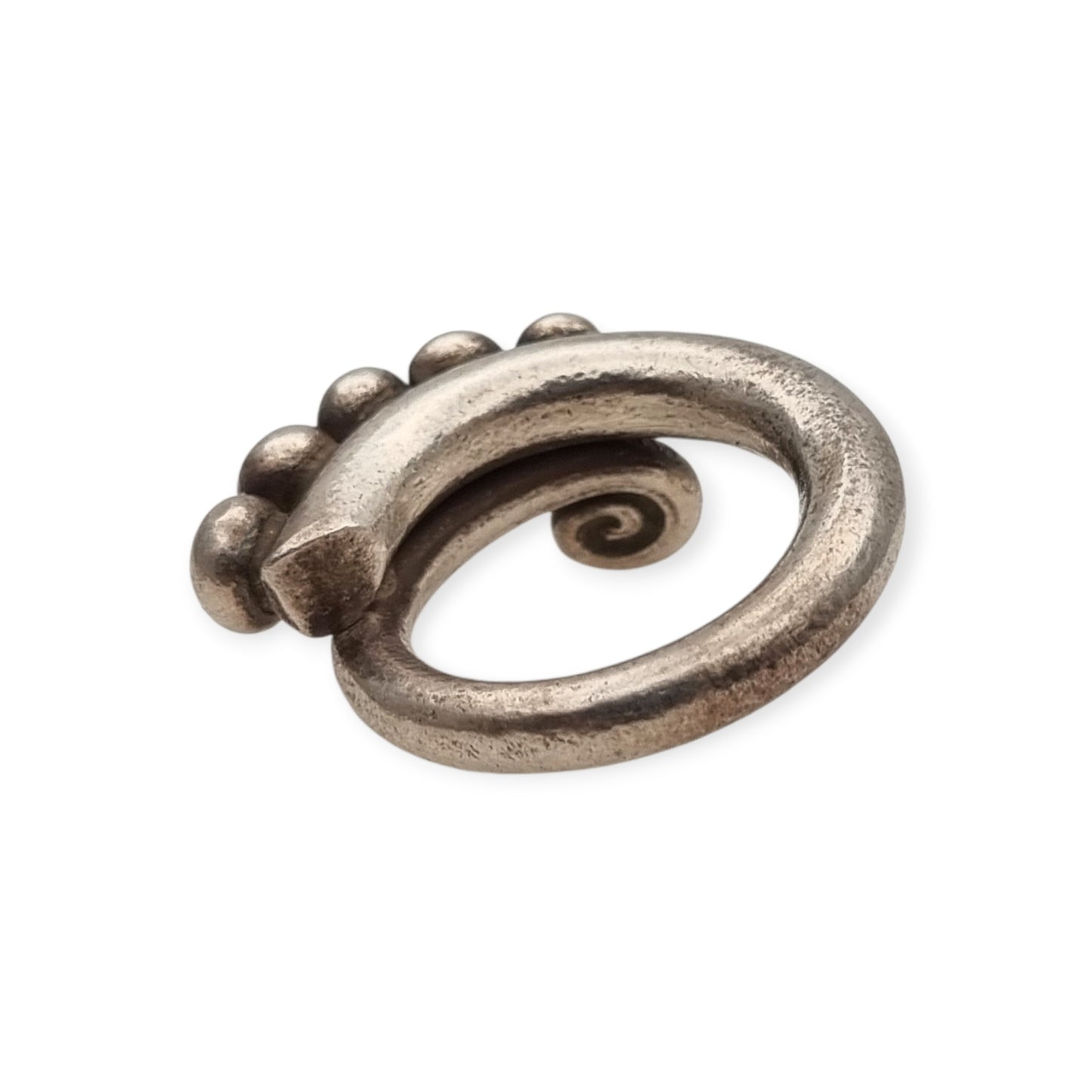 Anillo étnico africano de plata artesanal, diseño espiral con esferas, años 60-70