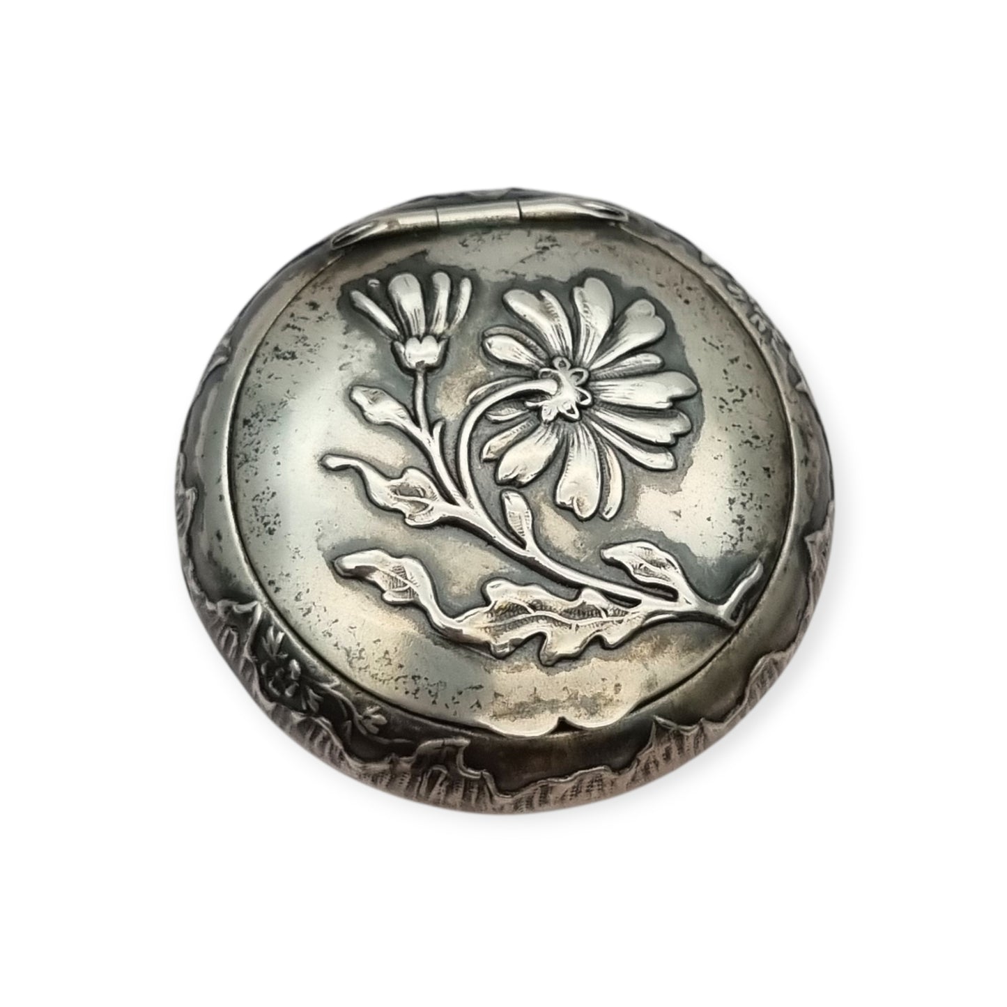 Caja antigua de plata con relieve floral y decoración vegetal europea, 1930-1940