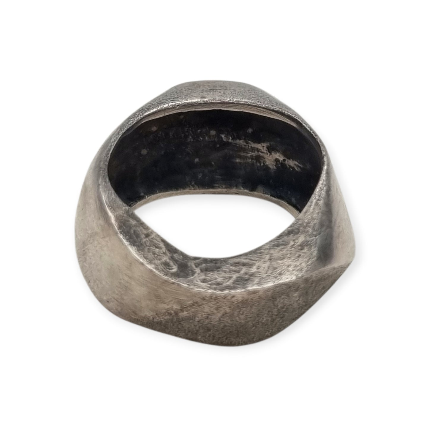 Brutalist ring in solid silver, eroded and satin finish, circa 1980-1990