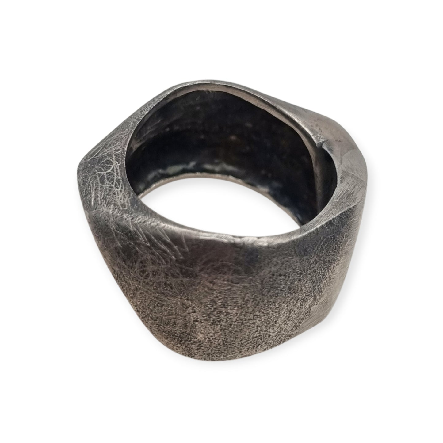 Brutalist ring in solid silver, eroded and satin finish, circa 1980-1990