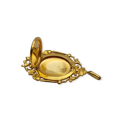 French Marius Legros Art Nouveau gold-plated locket with floral engraving circa 1910