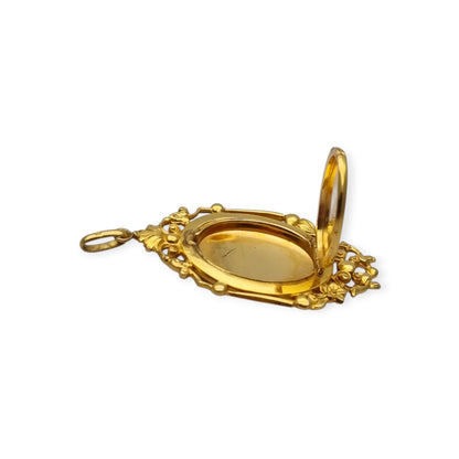French Marius Legros Art Nouveau gold-plated locket with floral engraving circa 1910
