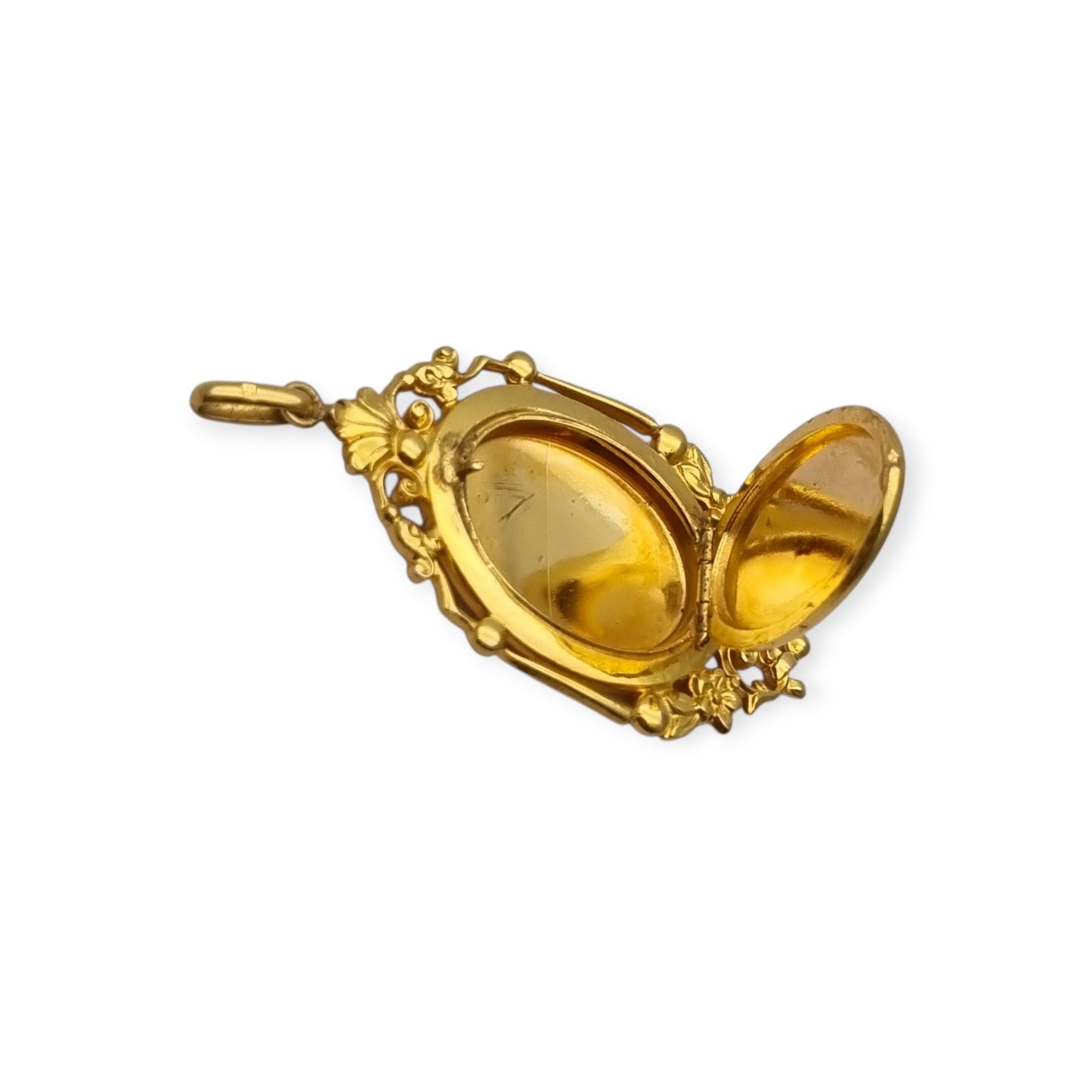 French Marius Legros Art Nouveau gold-plated locket with floral engraving circa 1910