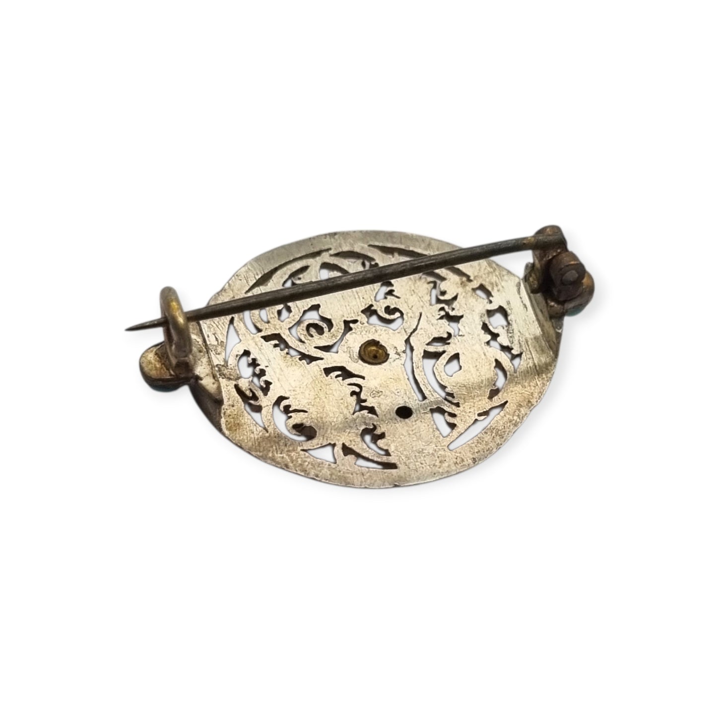 Broche vintage boho étnico de plata con cuentas azules y calado vegetal, años 70-80