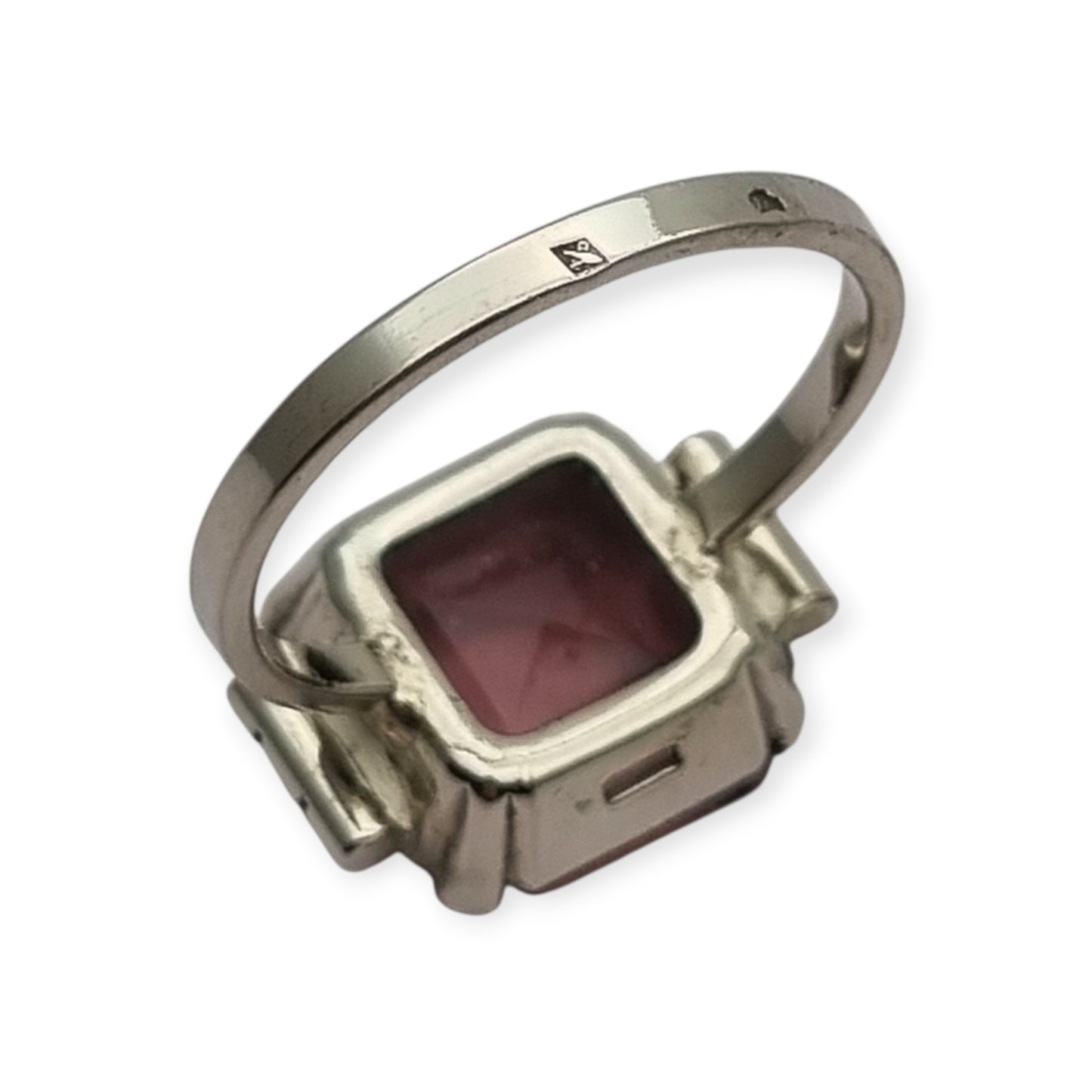 Anillo Art Déco tardío de plata con piedra púrpura, francés, circa 1940-1950