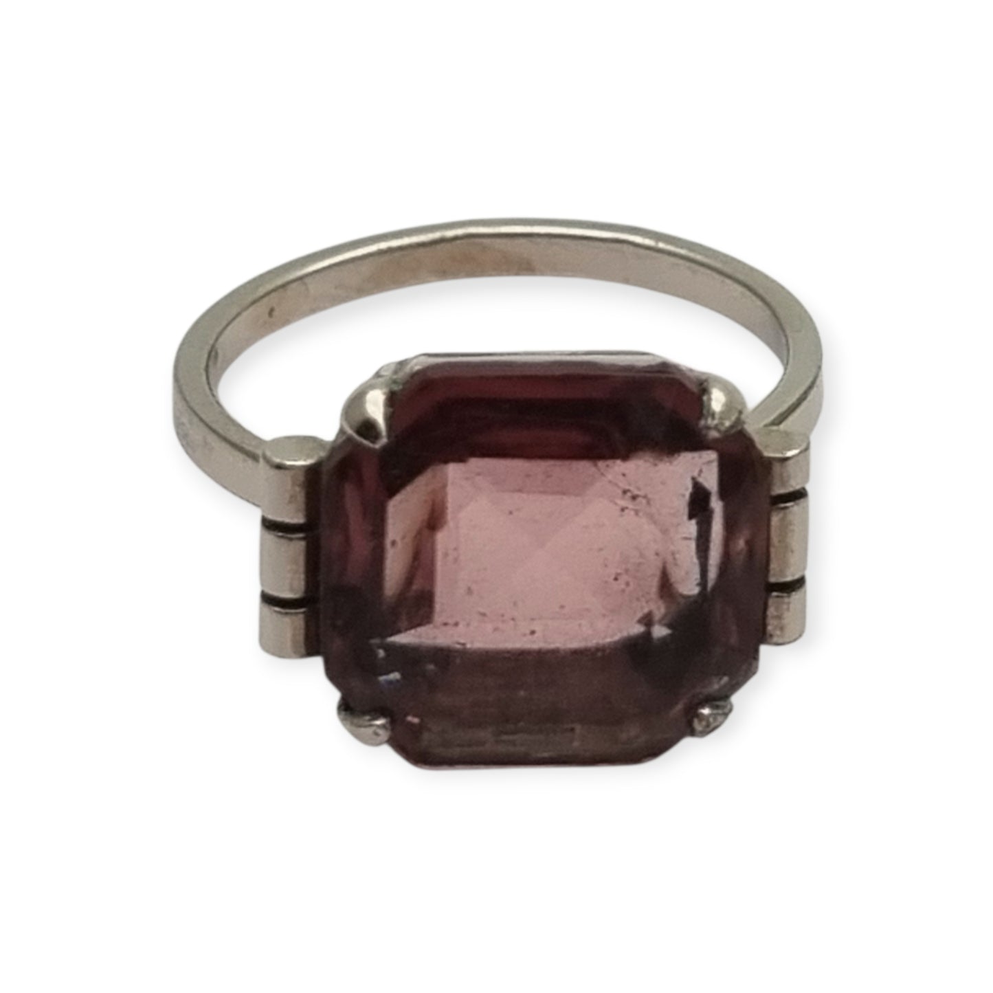 Anillo Art Déco tardío de plata con piedra púrpura, francés, circa 1940-1950
