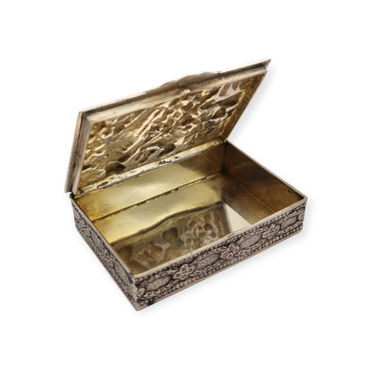 Caja colección de plata de ley española con relieve de escena de vendimia, interior vermeil, circa 1950