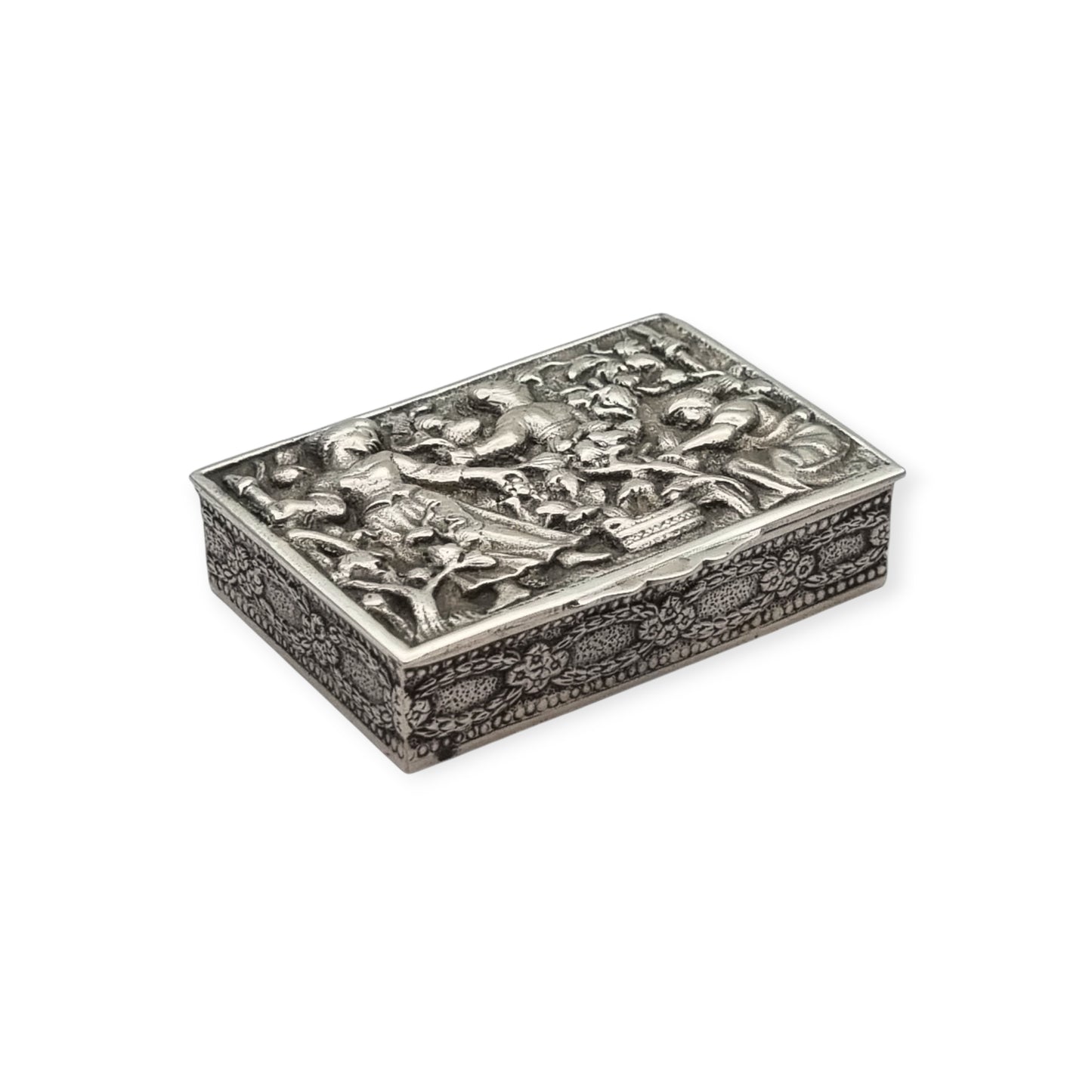 Caja colección de plata de ley española con relieve de escena de vendimia, interior vermeil, circa 1950