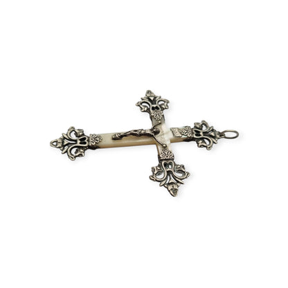 Antique Modernist silver and mother-of-pearl crucifix, Neo-Gothic style, with inscription "22 Mai 1910"