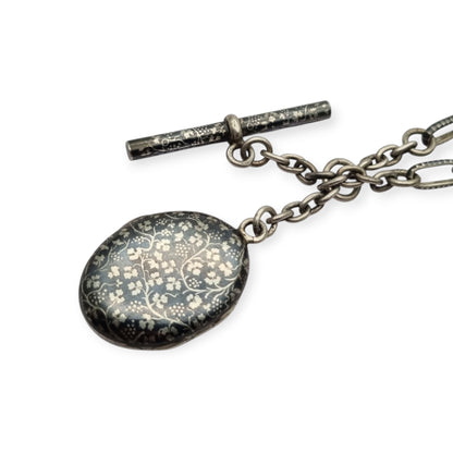 Antigua Cadena Albert completa de plata nielada para reloj de bolsillo con guardapelo monogramado  circa 1890