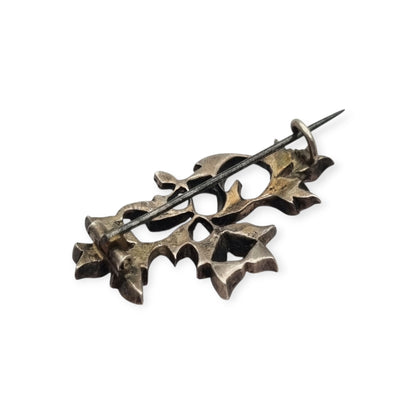 Broche victoriano floral antiguo de plata con pastas vítreas, Estilo eduardiano, ca. 1890–1910