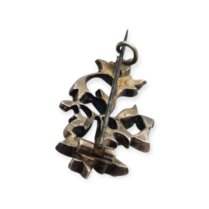 Broche victoriano floral antiguo de plata con pastas vítreas, Estilo eduardiano, ca. 1890–1910