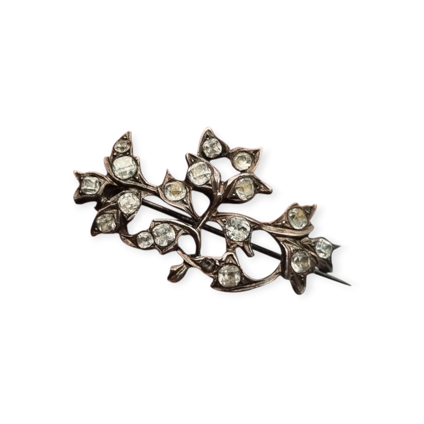 Broche victoriano floral antiguo de plata con pastas vítreas, Estilo eduardiano, ca. 1890–1910