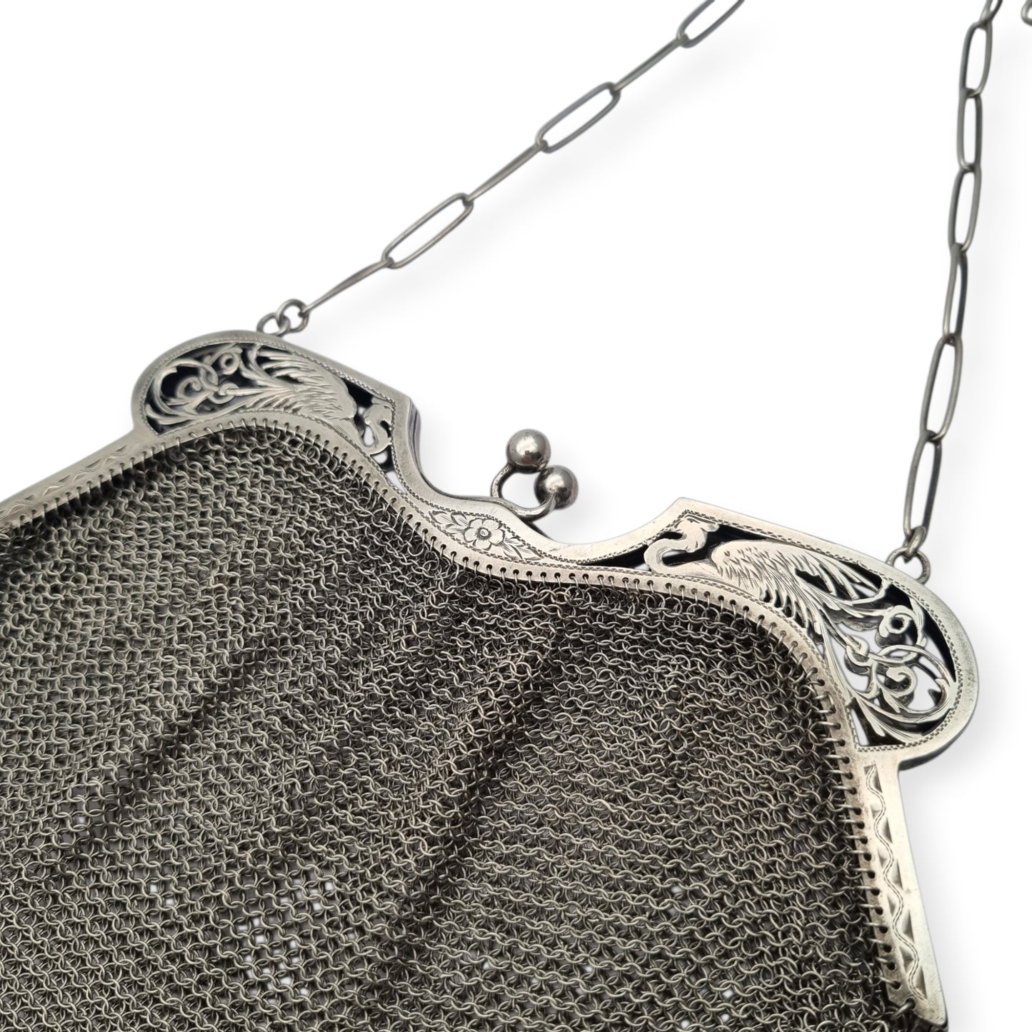 Bolso Antiguo de Malla en Plata 800 Art Nouveau con Boquilla Calada y Aves Estilizadas ca. 190