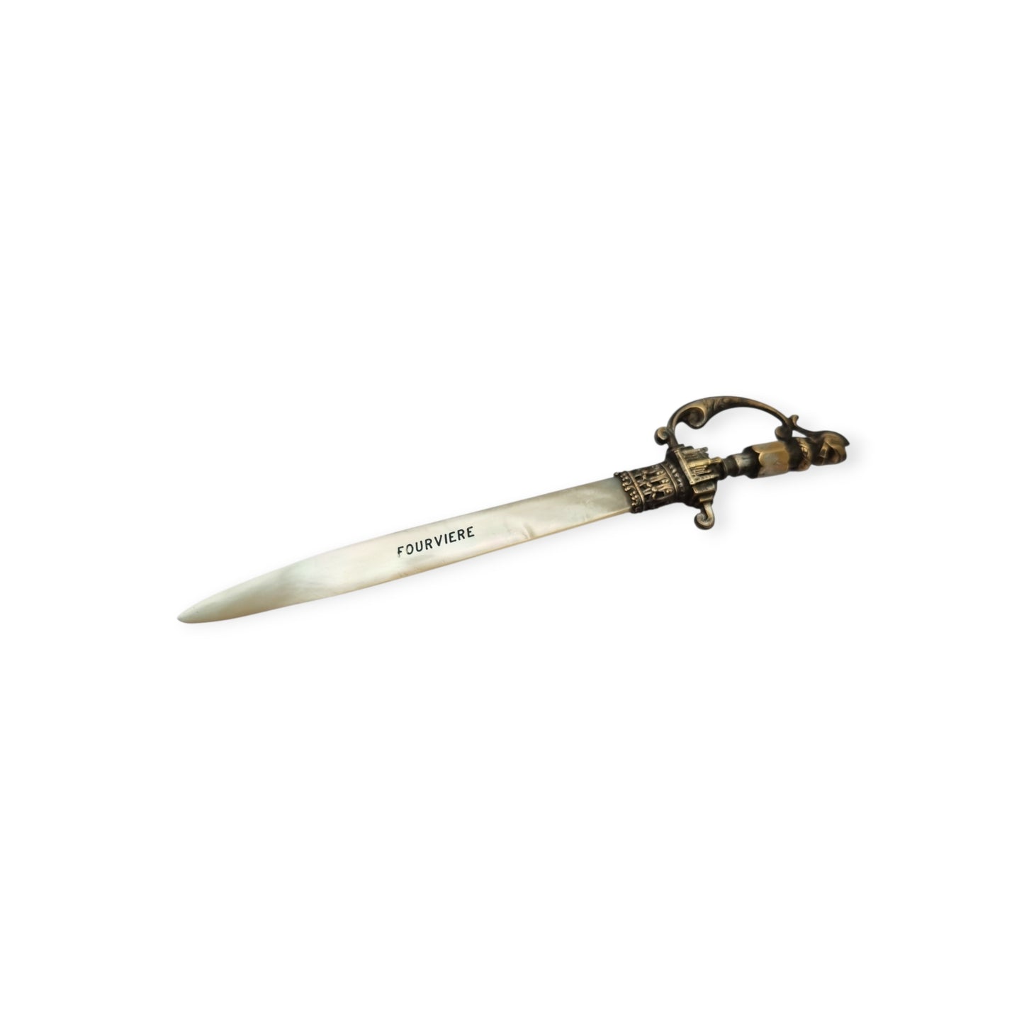 Abrecartas Fourvière francés con hoja de nácar y empuñadura bicolor, estilo neomedieval circa 1900–1930
