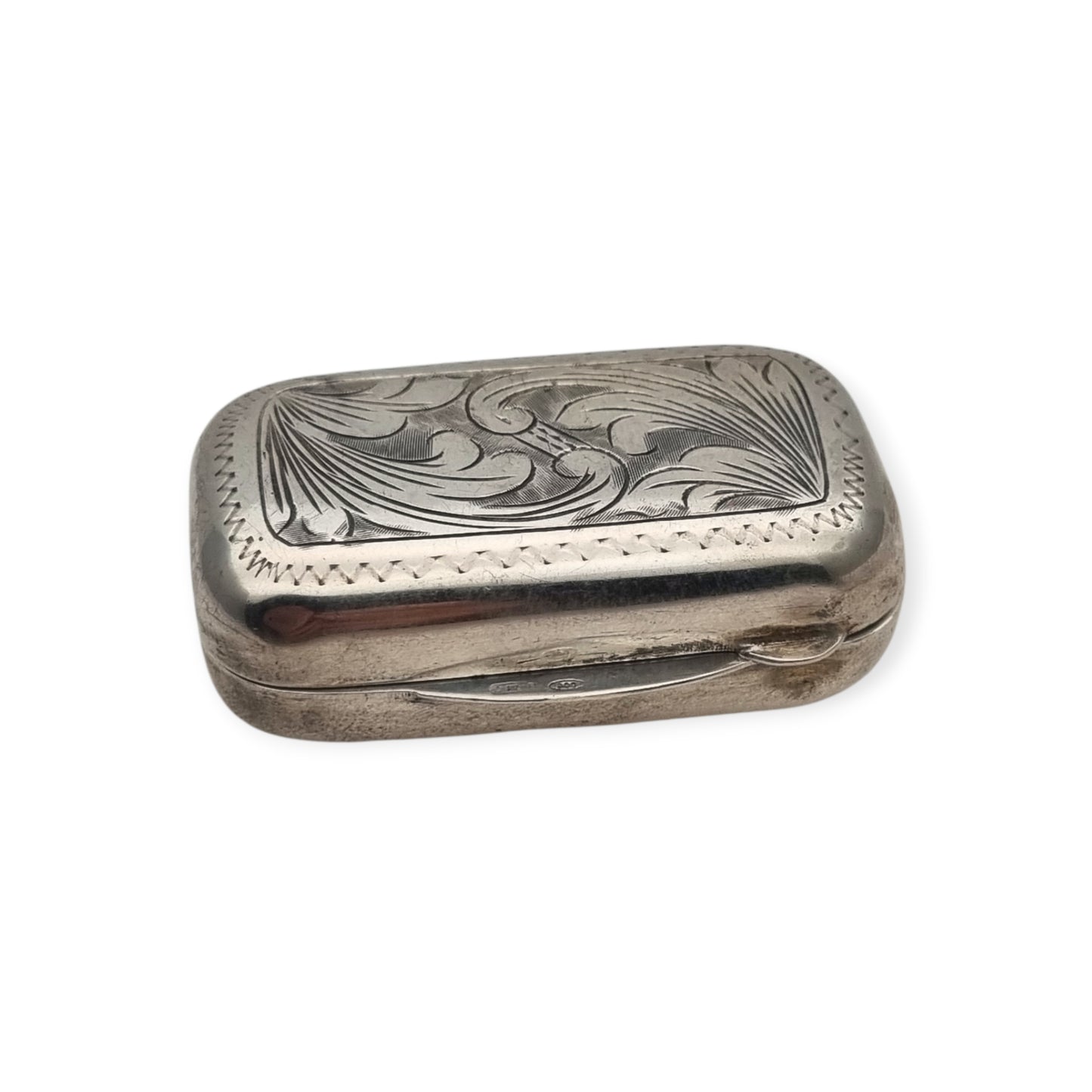 Caja de bolsillo antigua en plata 800, grabado floral de inspiración Art Nouveau, Europa continental, ca. 1900–1935