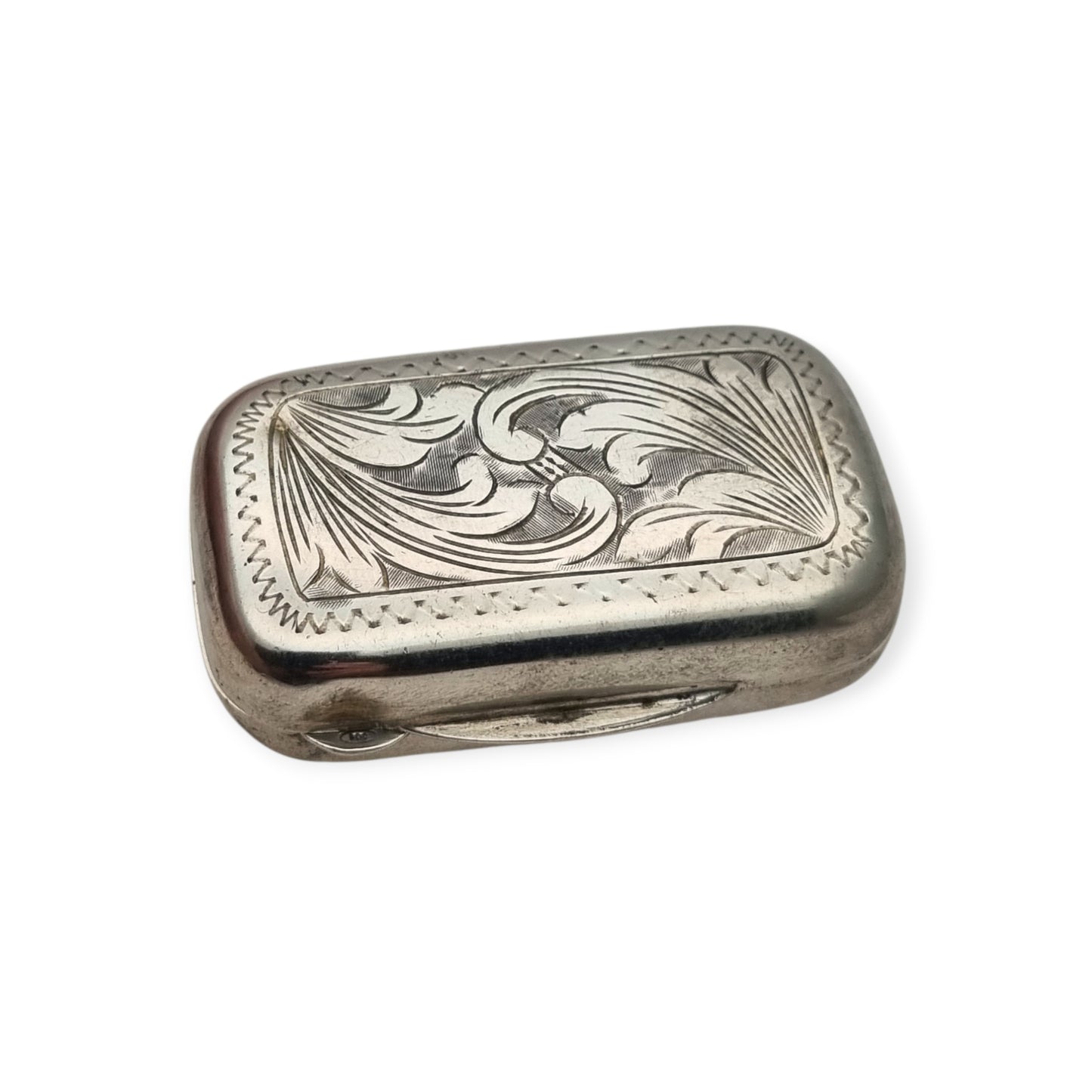 Caja de bolsillo antigua en plata 800, grabado floral de inspiración Art Nouveau, Europa continental, ca. 1900–1935