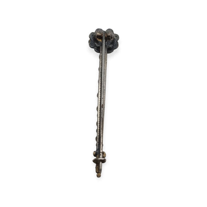 Antique bar brooch in silver with pearls and green stones, Victorian-Edwardian jewelry circa 1890–1920