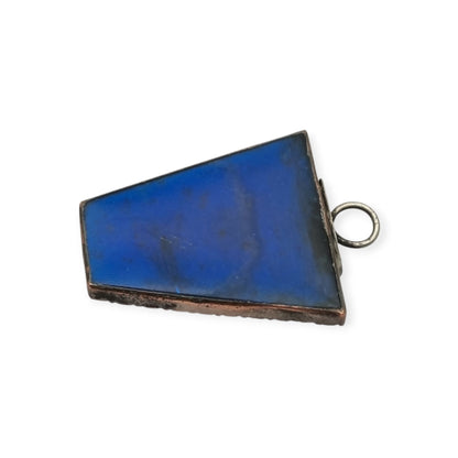 Colgante sentimental romántico francés «A moi» en metal con pasta de vidrio y esmalte azul, ca. 1800–1840