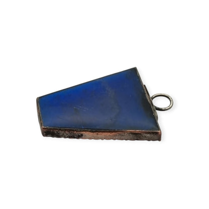 Colgante sentimental romántico francés «A moi» en metal con pasta de vidrio y esmalte azul, ca. 1800–1840