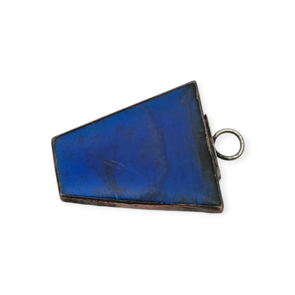 Colgante sentimental romántico francés «A moi» en metal con pasta de vidrio y esmalte azul, ca. 1800–1840