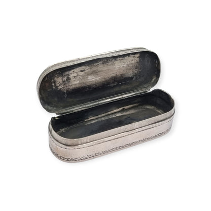 Caja tabaquera antigua de plata testada grabada, monograma J.H., estilo neoclásico, segunda mitad siglo XIX