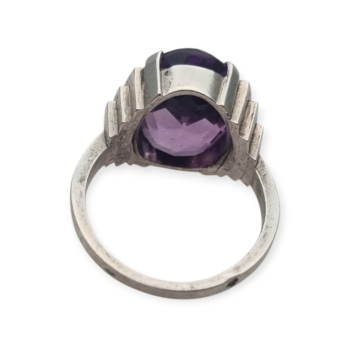Anillo cocktail Art Déco francés de plata con cristal violeta facetado, influencia Tank, ca. 1930–1940